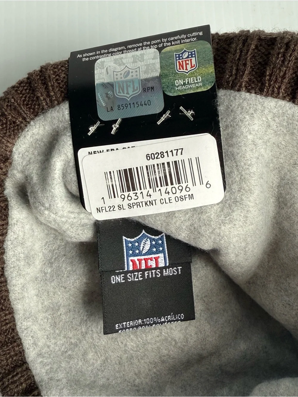 NWT New Era Cleveland Browns Brown Cream Cuffed Knit Sideline Pom Beanie Hat Cap